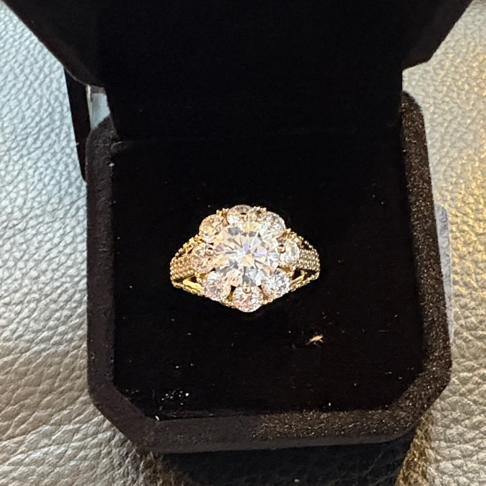 14kt Plated Gold 2 Ct Simulated Diamonds Luxury Ring - Picture 4 of 9